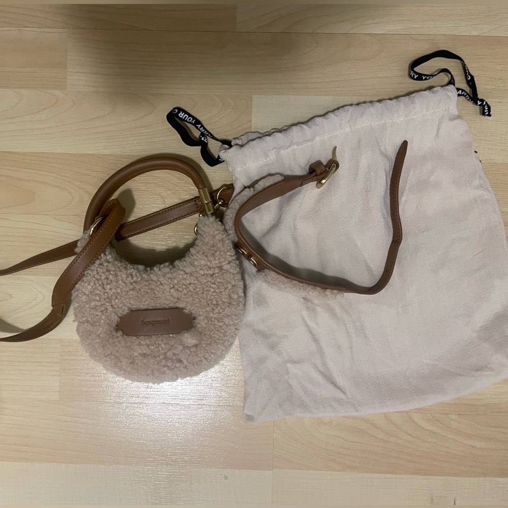 Lightly used (ONCE), dog collar and mini songmont shearling moon bag.